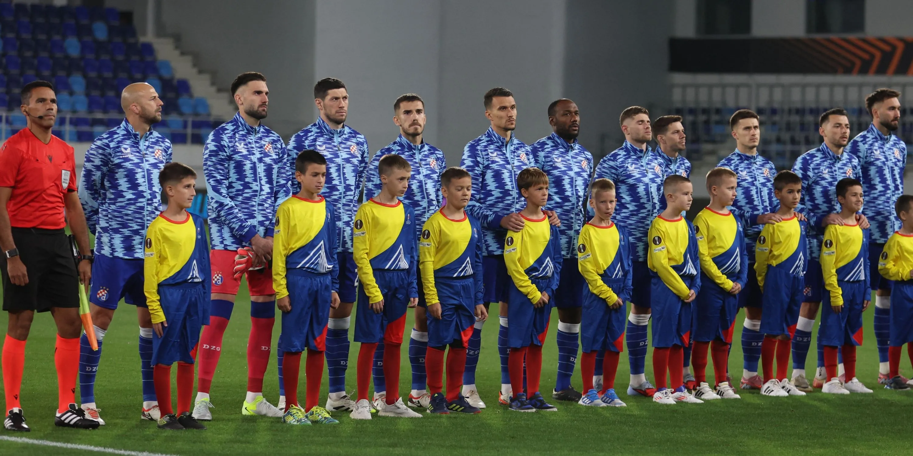 Các cầu thủ Maccabi Tel Aviv trong trang phục thi đấu