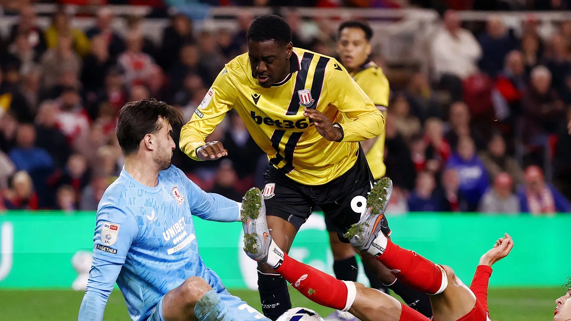 Divin Mubama nhập cuộc tốt ở giải Championship sau khi gia nhập Stoke City theo dạng cho mượn