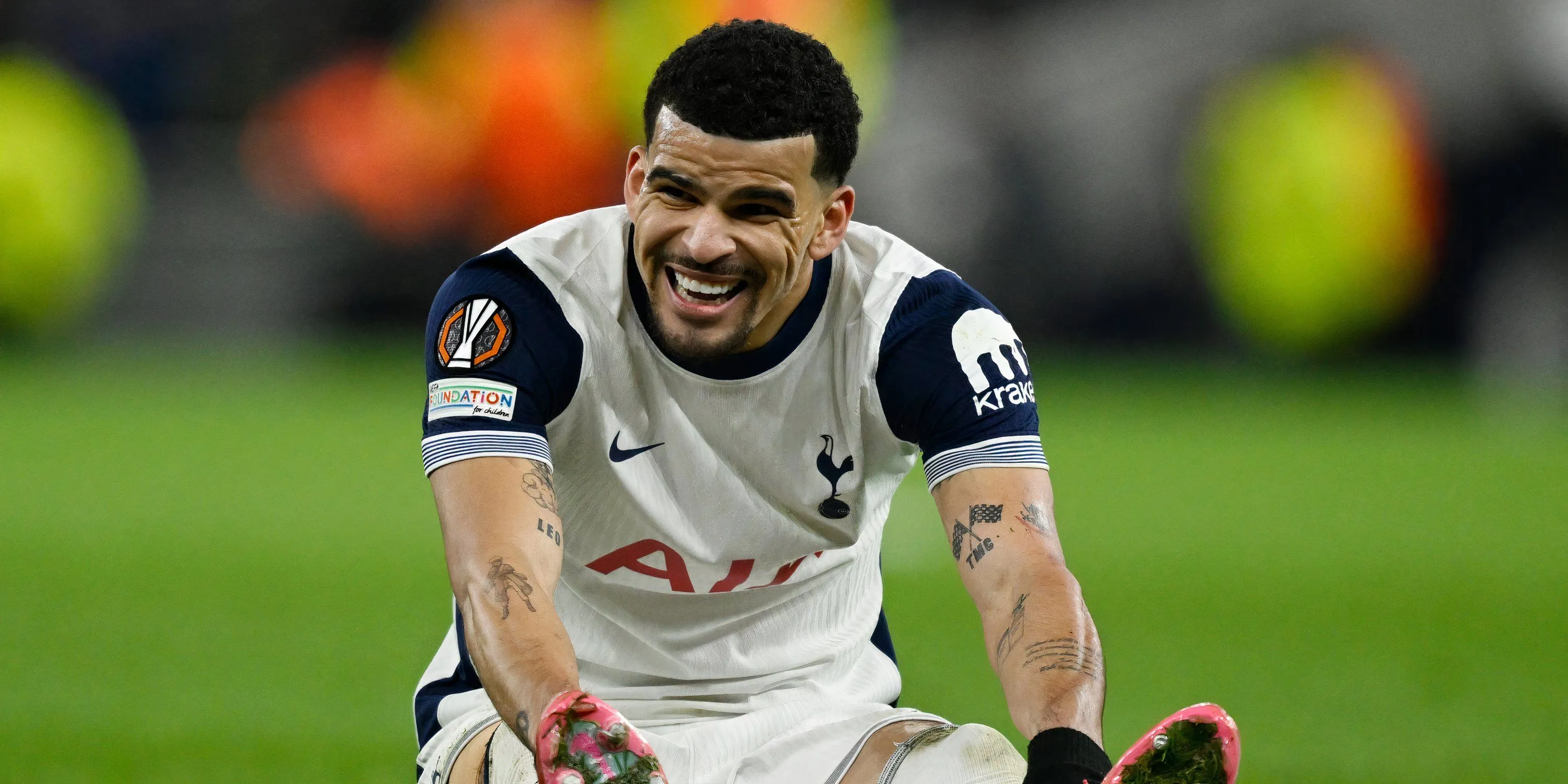 Dominic Solanke mặc áo Tottenham Hotspur
