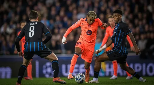 Hàng thủ Club Brugge bất lực khi theo kèm Yamal